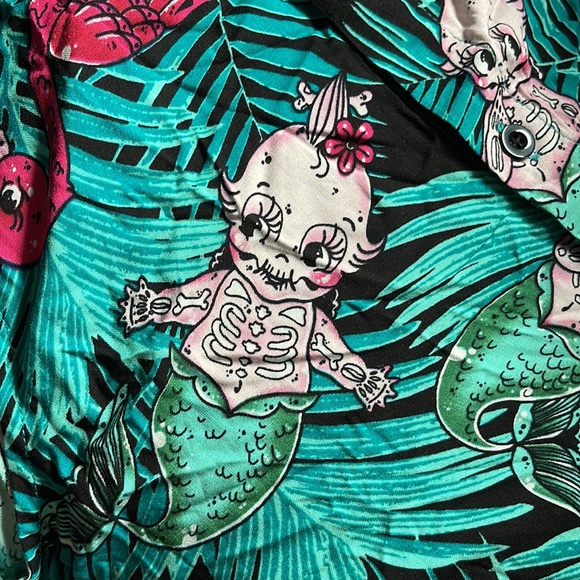 Iron Fist mermaid skeleton cupie doll collared and button back sleeveless top - Picture 5 of 6